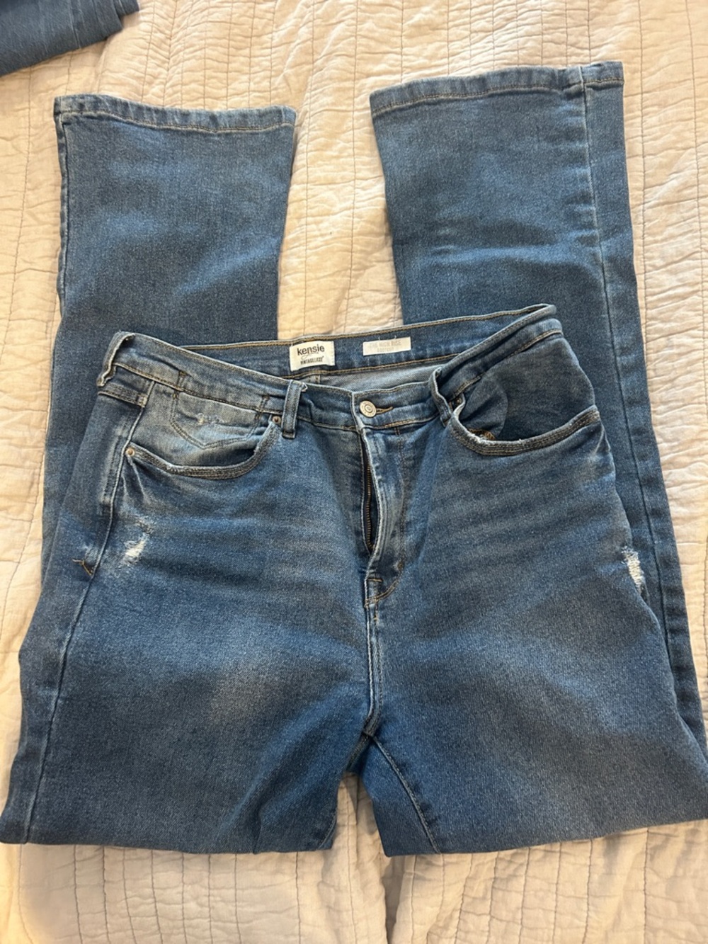 Kensie Women's Blue bootcut  Jeans - Medium Wash size 12 length 31